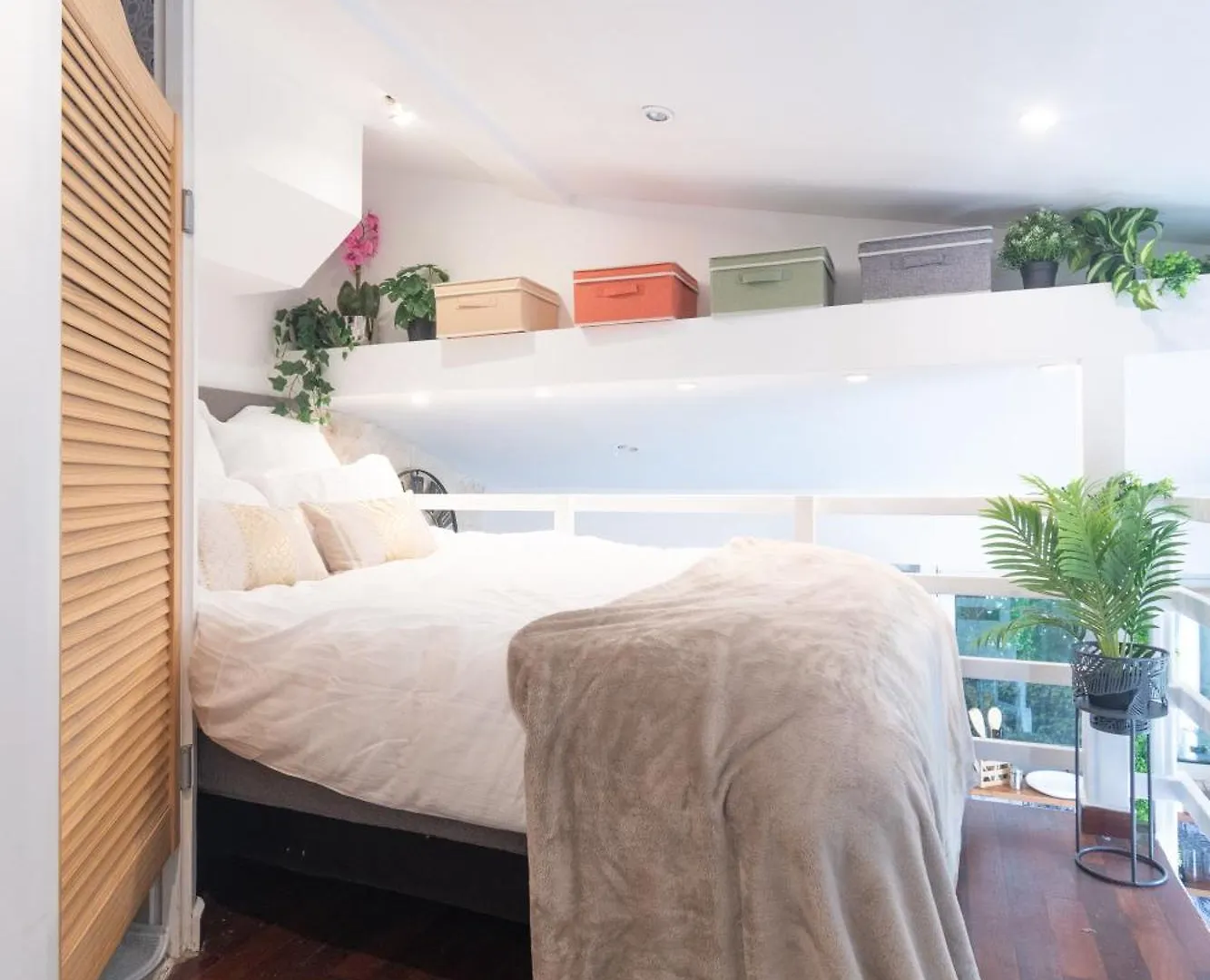 Duplex Parisien Metro13 Апартаменты *