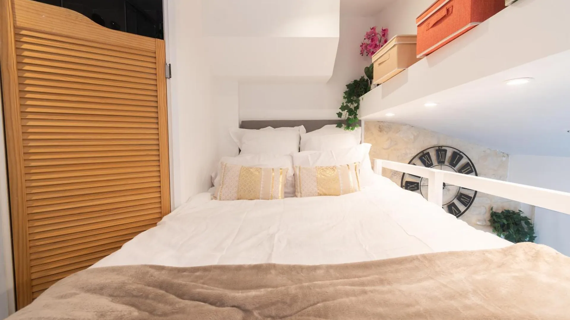 Duplex Parisien Metro13 Apartment