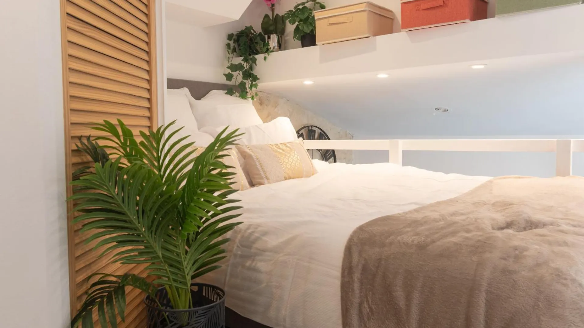 Duplex Parisien Metro13 Apartment *