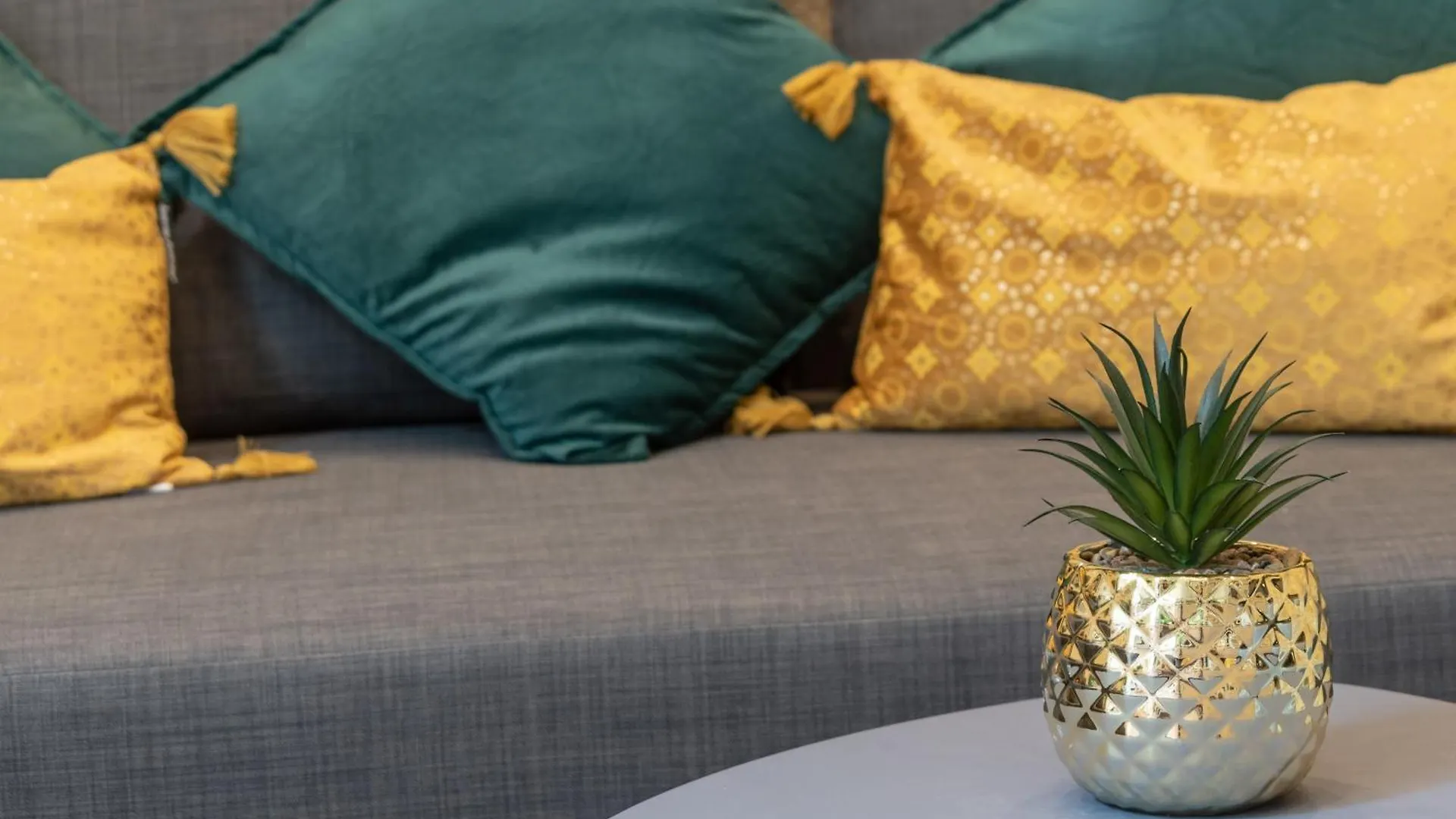 Duplex Parisien Metro13 شقة