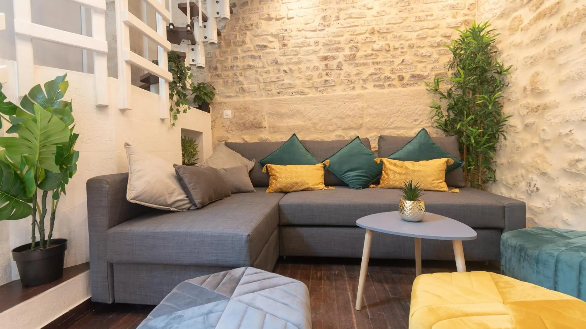 Duplex Parisien Metro13 باريس