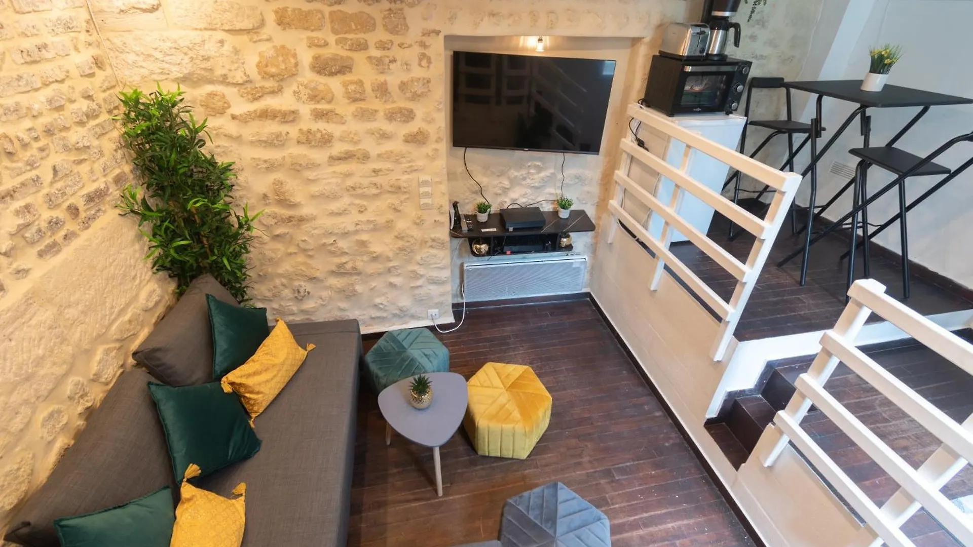 Duplex Parisien Metro13 Lägenhet *
