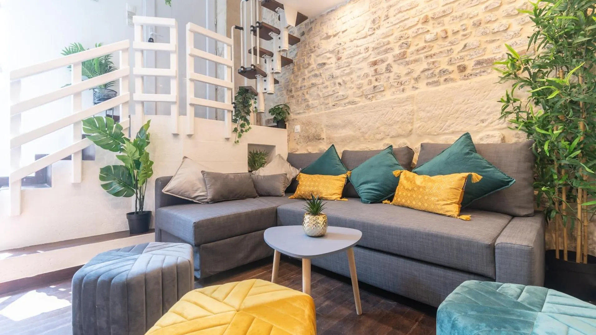 Duplex Parisien Metro13 باريس