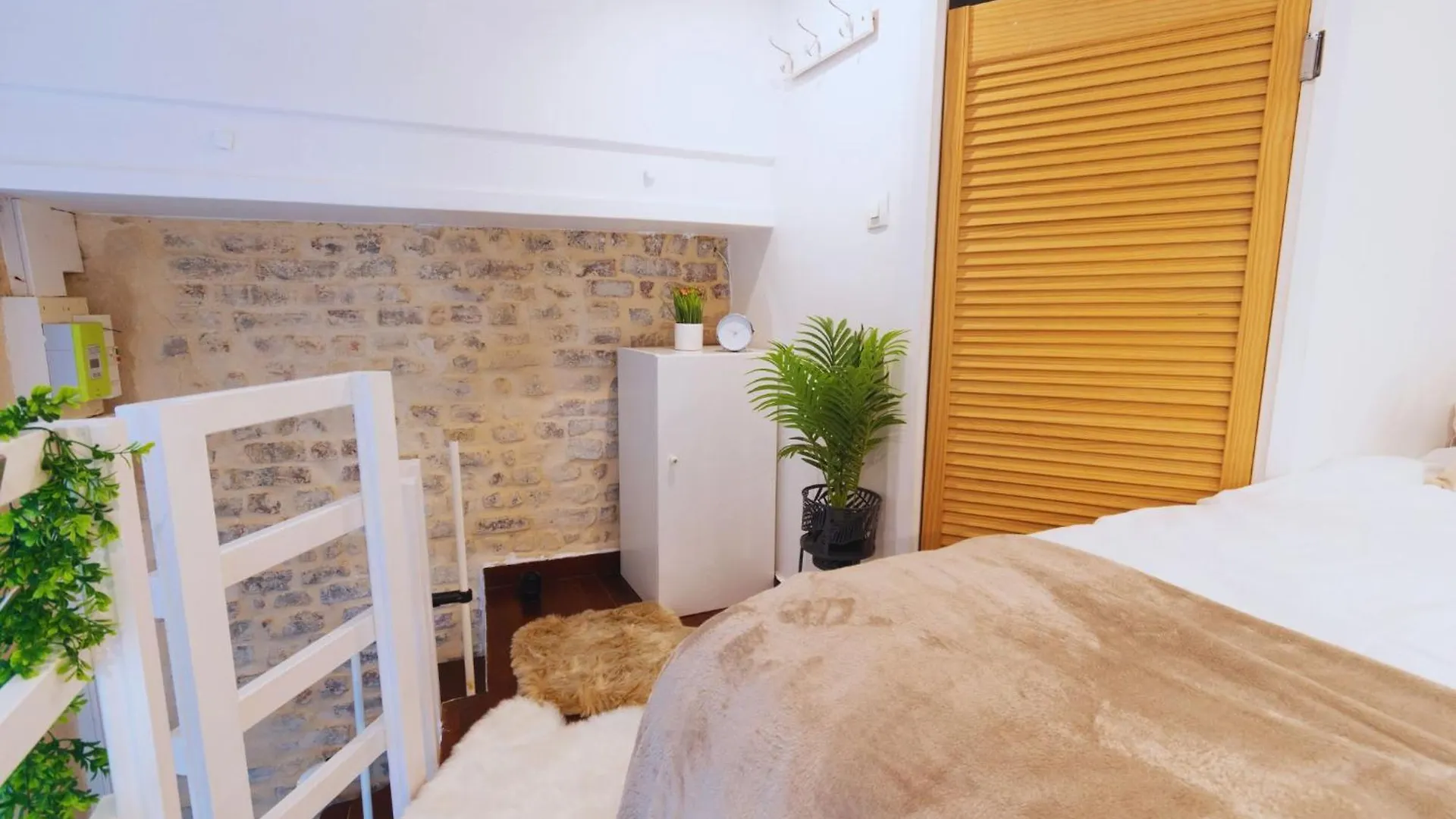 Duplex Parisien Metro13 باريس